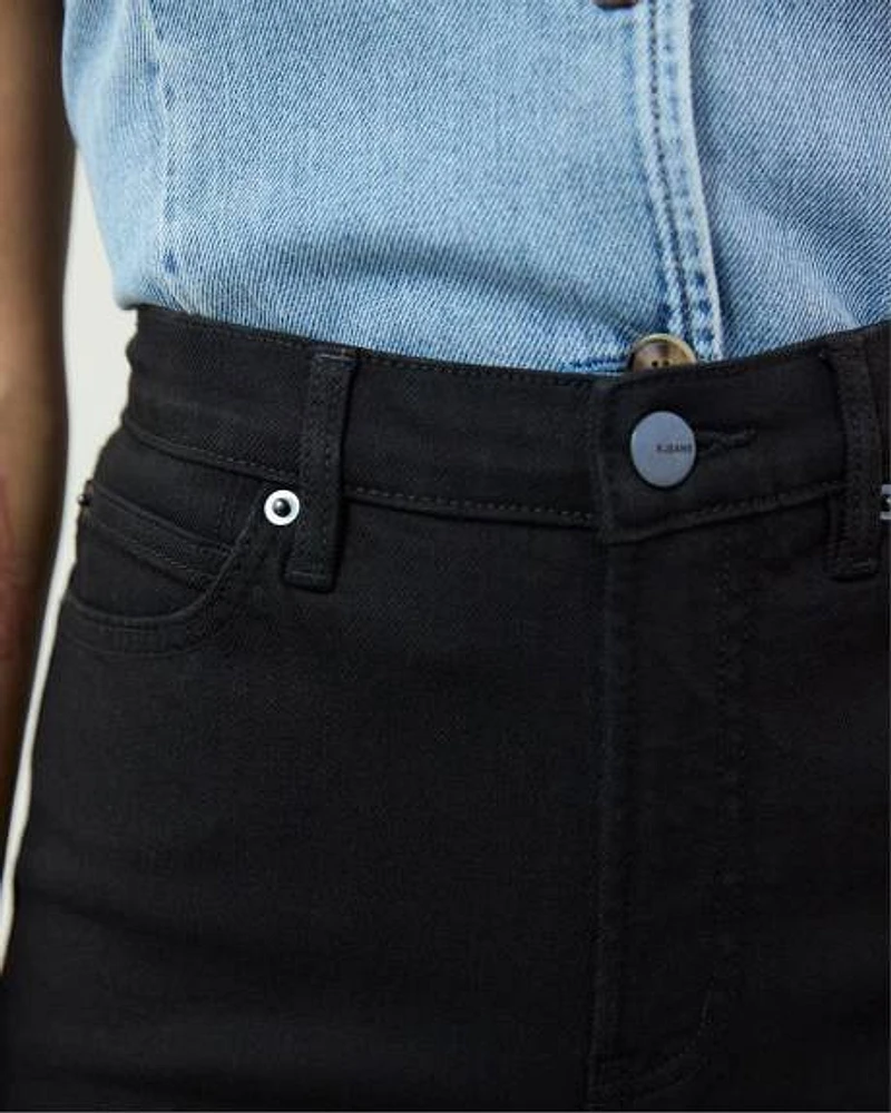 Jean taille haute à jambe étroite