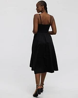 Robe midi sans manches à encolure en coeur