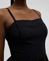 Robe midi sans manches à encolure en coeur