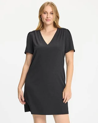 Robe droite à manches courtes et col V