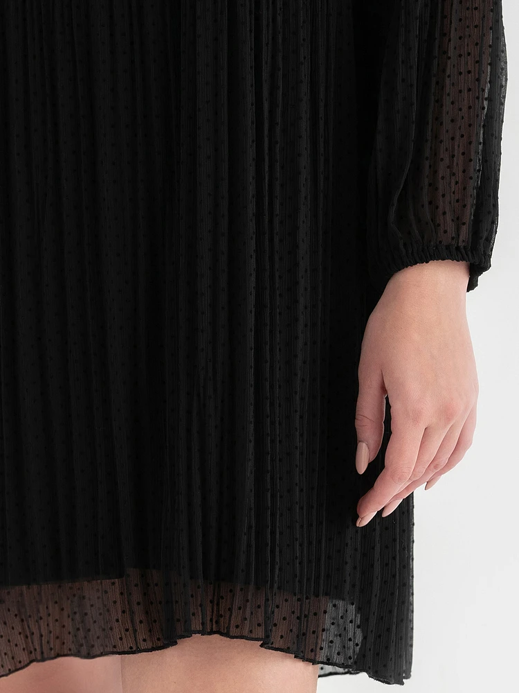 Scoop Neck Release Pleat Knee-Length Dress