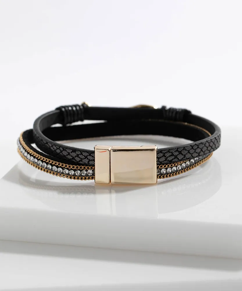 Black Snap Bracelet with Leaf