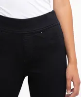 Black Pull-On Jegging