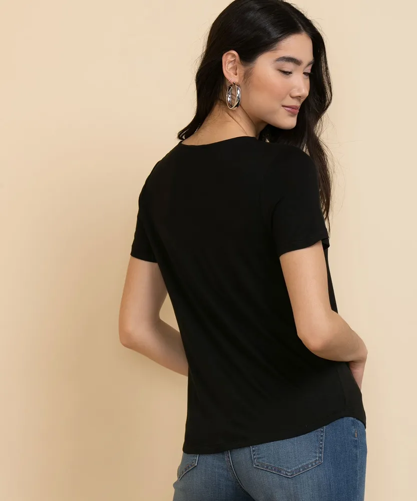 Short Sleeve V-Neck Mesh Lined Tee