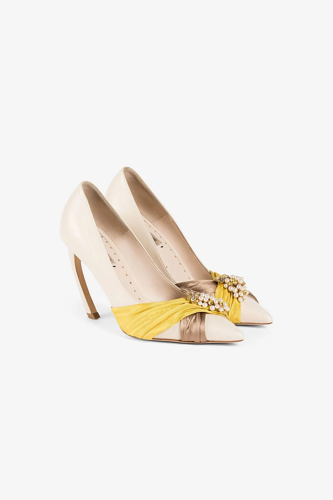 Grapes-charm Tiger-Tooth slingback pumps