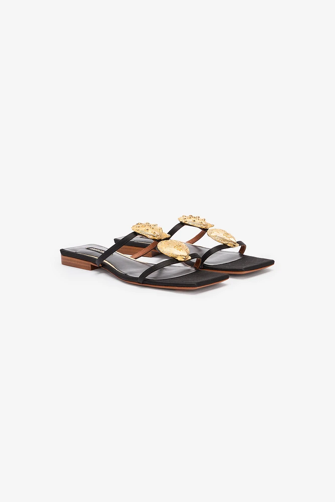 Flat Sandals With Golden Shells