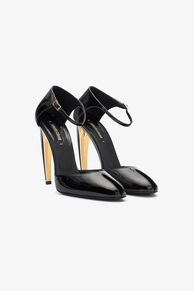 Patent leather pumps with Fang heel