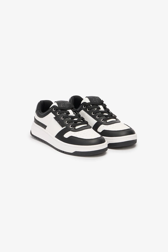 Sneakers With Logo