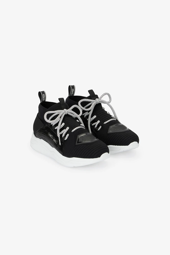 Sneakers with snake-effect inserts