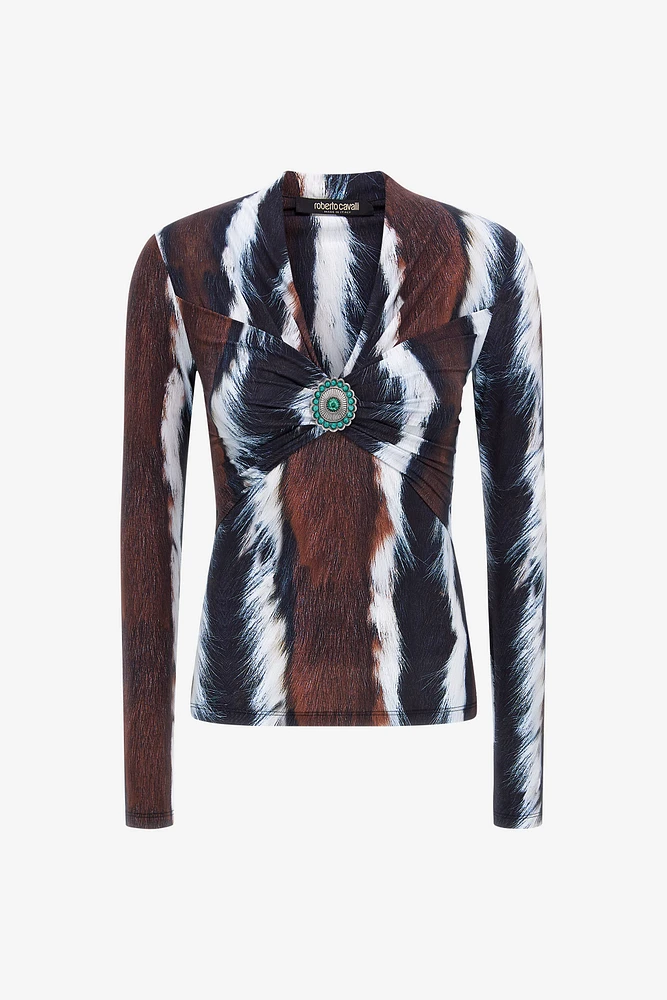Top with decoration and ruches
