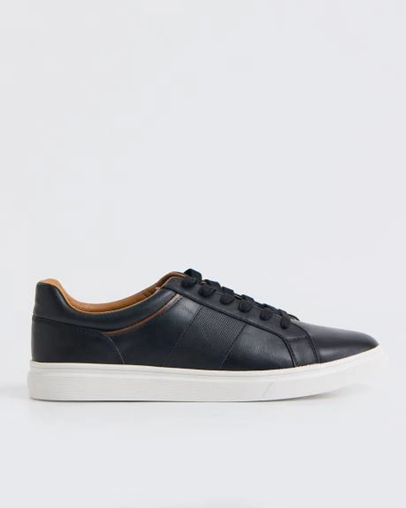 Steve Madden (TM)