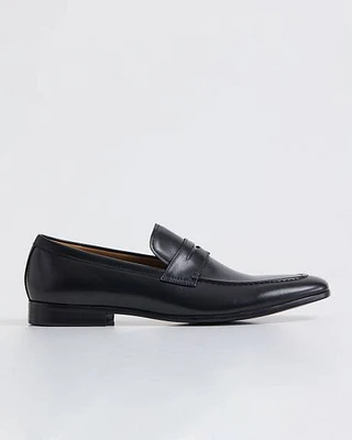 Steve Madden (TM)