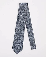 Regular Tie with Foliage Pattern