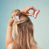 Cloudy Claw Medium Hair Clips