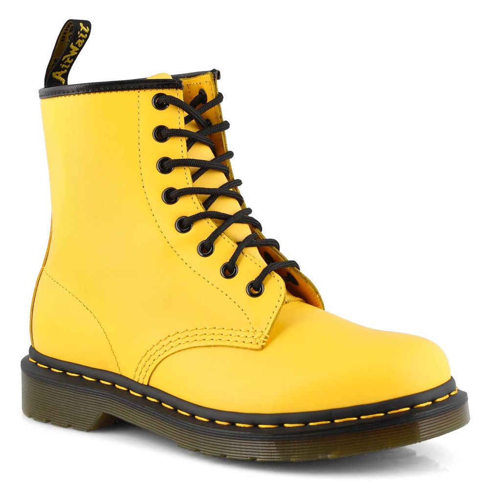 doc martens soft moc