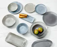 Assiette en grès en forme de feuille Linen, gris