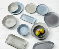 Assiette en grès en forme de feuille Linen, gris