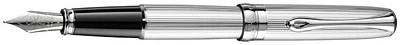 Stylo plume Diplomat, série Excellence A² Chrome guilloché