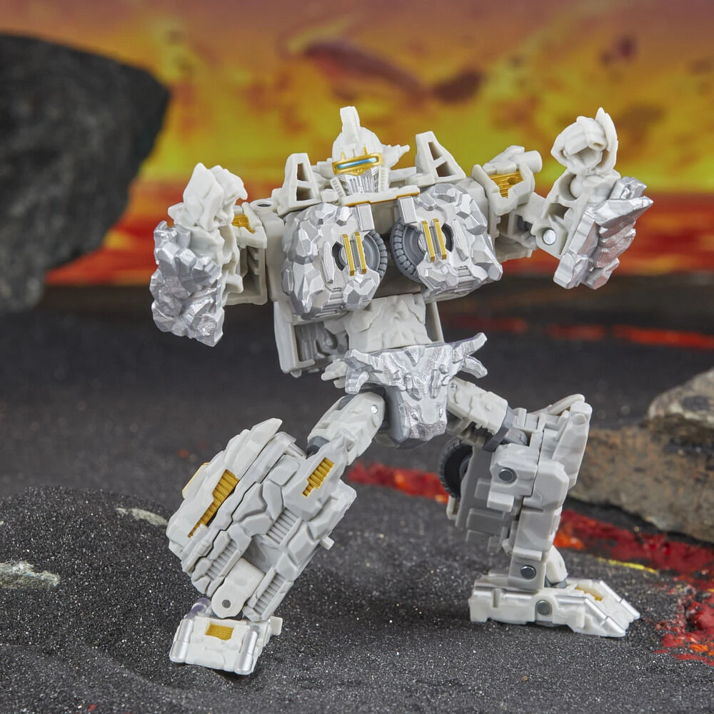 Transformers Legacy United Deluxe Class Infernac Universe Nucleous Action Figure