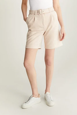 Short en suédine avec ceinture