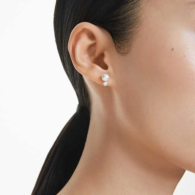 【Swarovski】Louison Pearl スタッドピアス 5627346 Louison Pearl stud earrings, Leaf, White, Rhodium plated