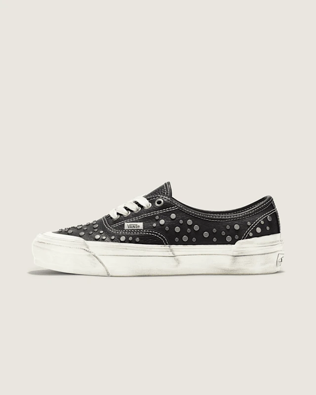 靴 VANS Authentic Leather VANS Premium Authentic Studded Leather Shoe at Hamilton
