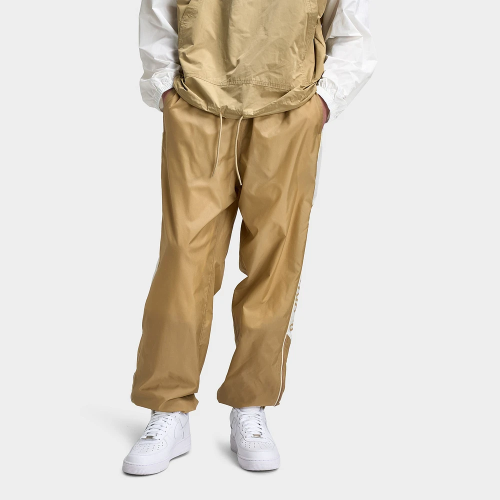 ★★Nike★★ Club Woven Jogger M Parachute Beige Saillight K Nike Club Woven Joggers Parachute Beige / Salt - Light Khaki