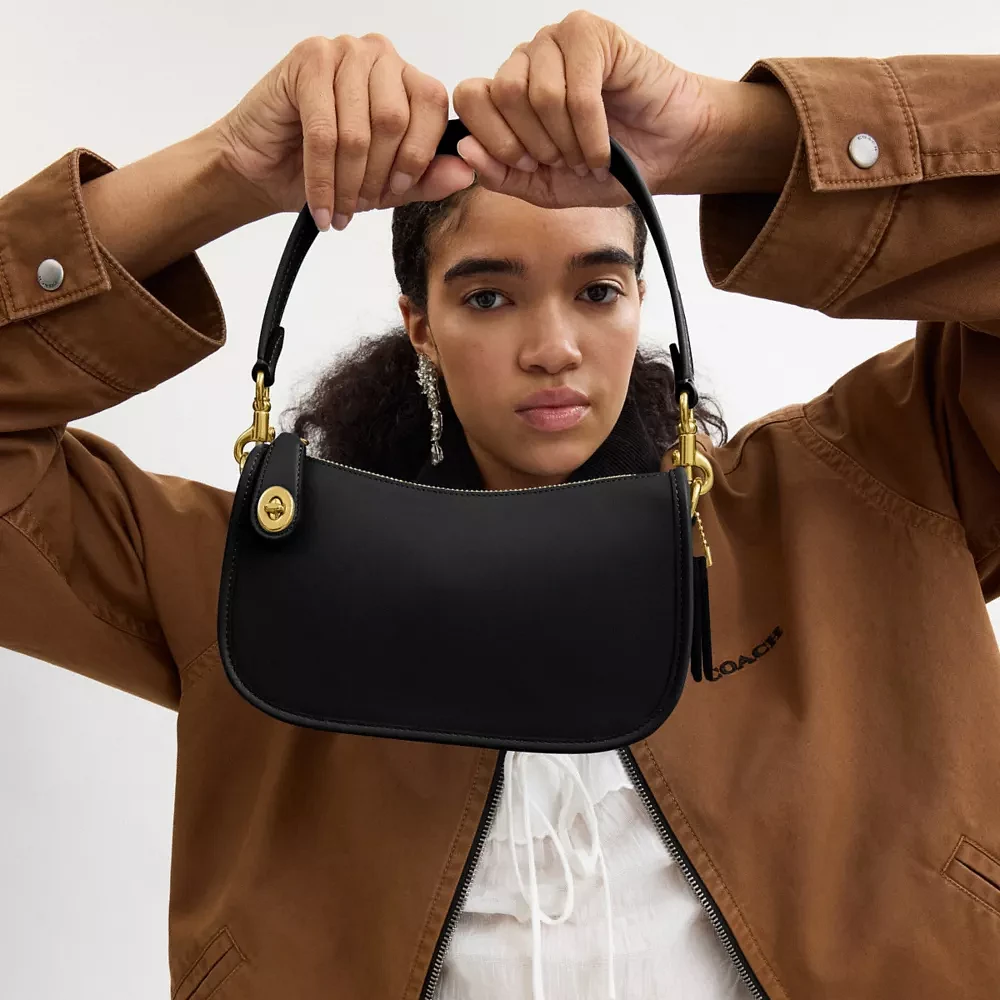 ★COACH★定番Must-have★超人気商品★Swinger Bag★バッグ COACH® | Swinger Bag