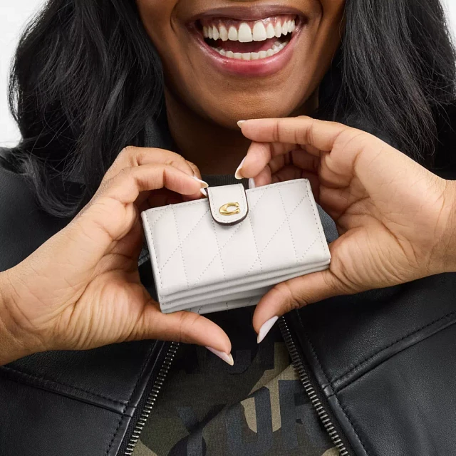 COACH® Essential Multi Card Holder With Pillow Quilting