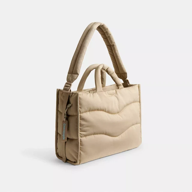 ★Coachtopia★究極の利便性★Loop Wavy Tote★バッグ COACH Topia Loop Tote With Wavy Quilting in Blue | Lyst