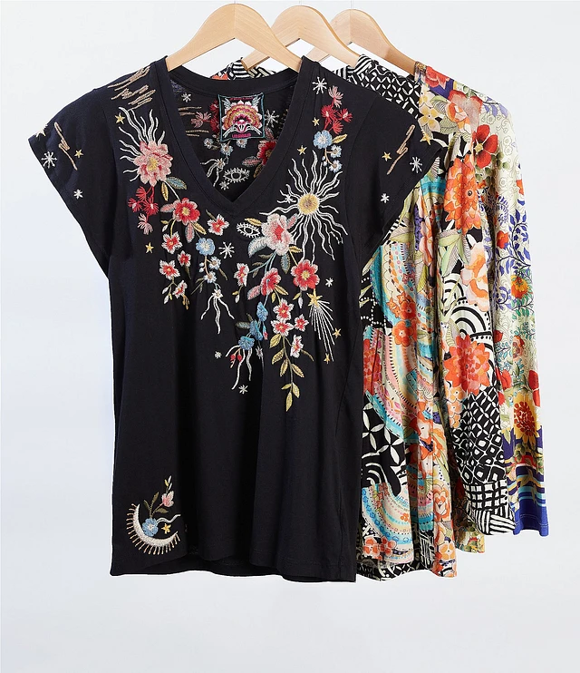[CPGN STUDIO] FLOWER STITCH EMBROIDERY SHORT SLEEVE TEE★2色 JOHNNY WAS Lissa Embroidered Floral Print Cotton Knit Jersey