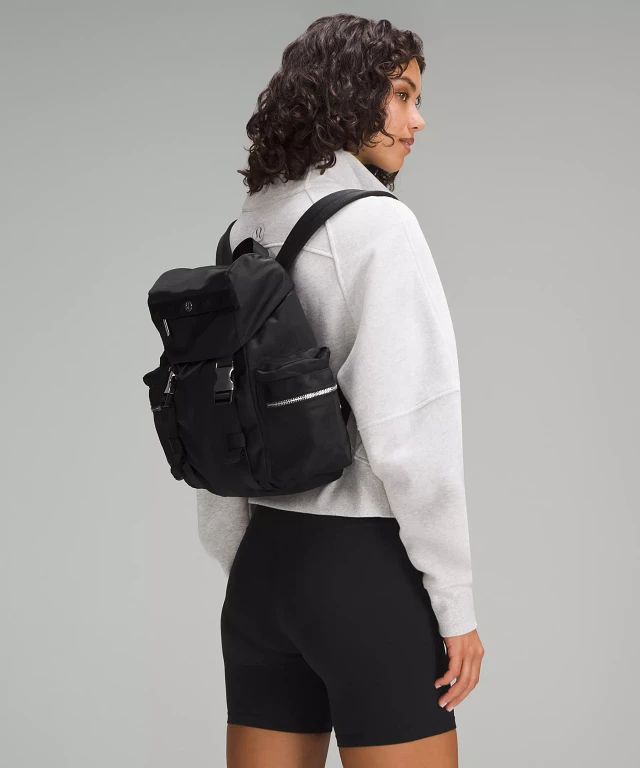 lululemon 黒リュック・バックパック　25L 25 Liter Backpacks | lululemon
