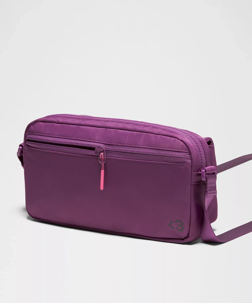 Lululemon athletica Multi-Pocket Crossbody Bag 2.5L *Pride