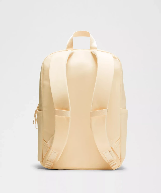 lululemon ベージュ フラップリュック lululemon ベージュ フラップリュック Backpack With Multiple
