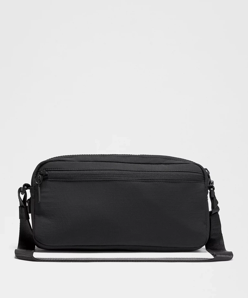 Lululemon ブラック ショルダーバッグ Lululemon Everywhere Belt Bag – The Shop at Equinox