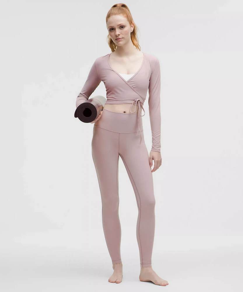 ★lululemon★美シルエット★Nulu長袖トップス★クロップド丈★ ☆lululemon☆美シルエット☆Nulu長袖トップス☆クロップド丈