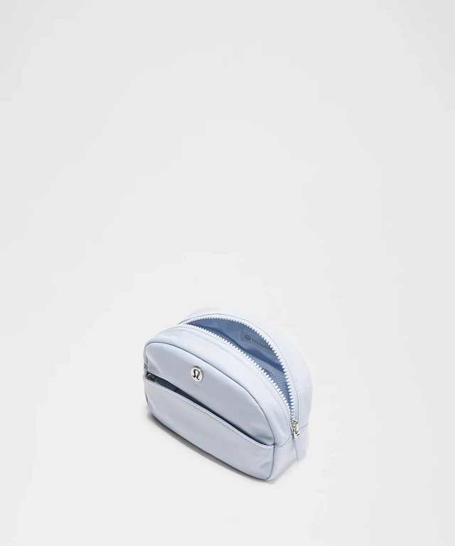 Lululemon athletica City Essentials Pouch *Mini 2L | Women's