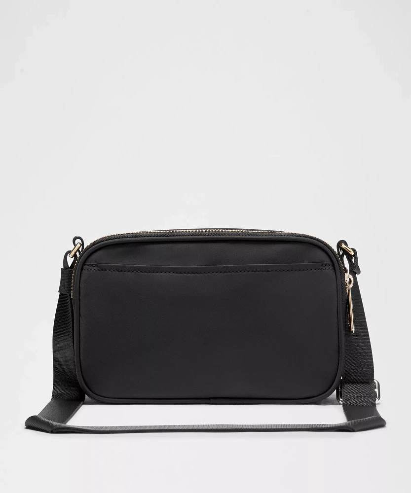 【ルルレモン】クロスボディ☆カメラバッグ☆２L クロスボディカメラバッグ 2L | バッグ | Lululemon JP