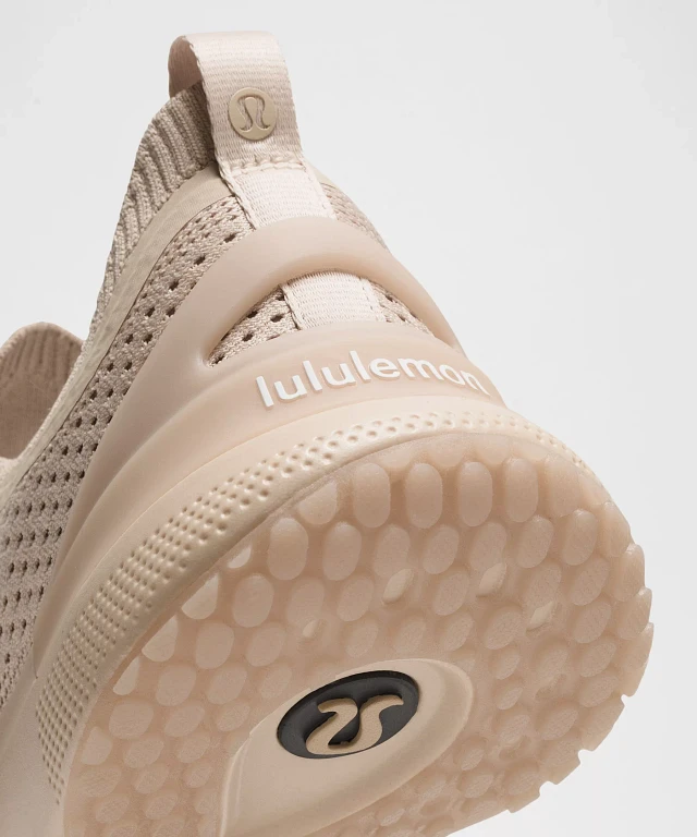 【ルルレモン】トレーニング Women's Chargefeel 3 Workout Shoe Women's Chargefeel 3 Workout Shoe | Women's Shoes | lululemon
