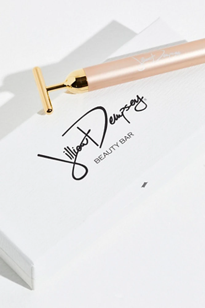 Jillian Dempsey Gold Bar at MarketFair Shoppes in Princeton, NJ