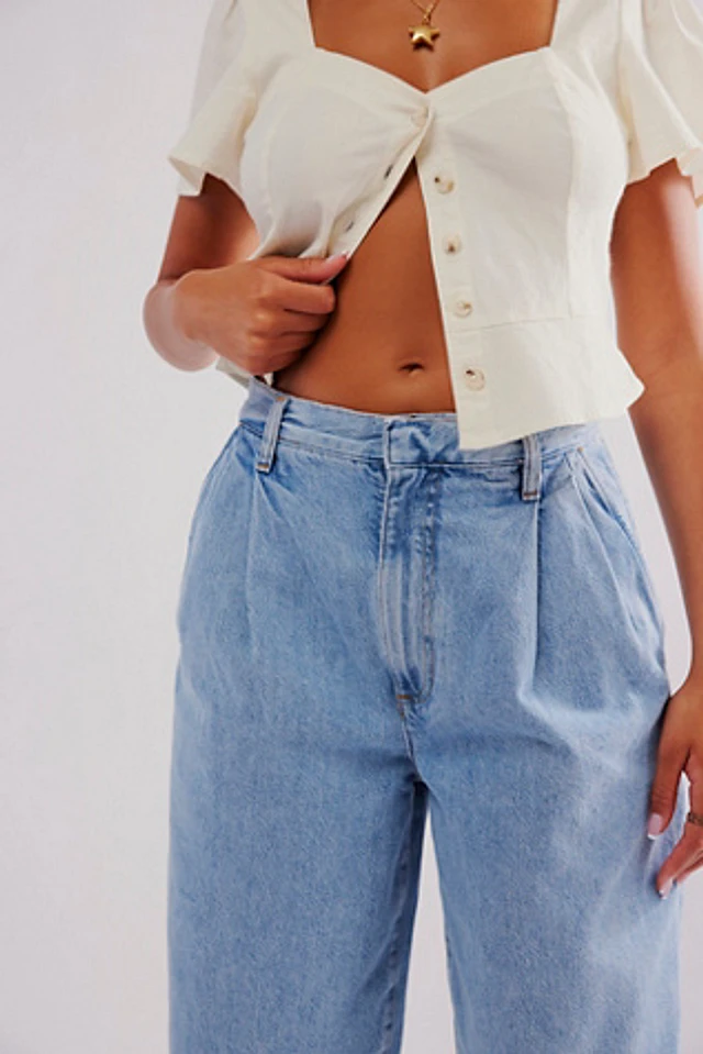 AGOLDE Becker Jeans at MarketFair Shoppes in Princeton, NJ
