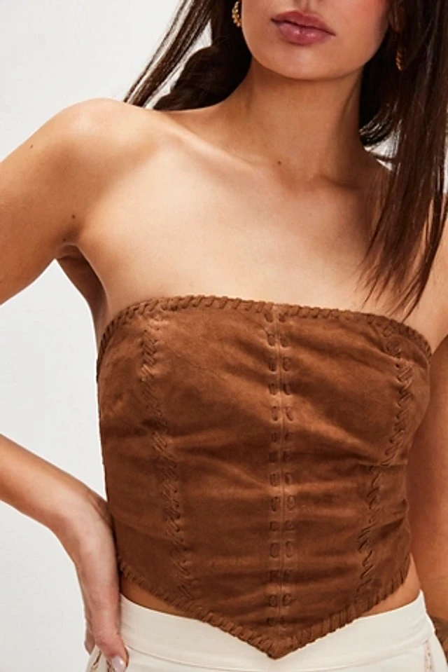 Understated Leather Stage Coach Skirt Belt | Pacific City