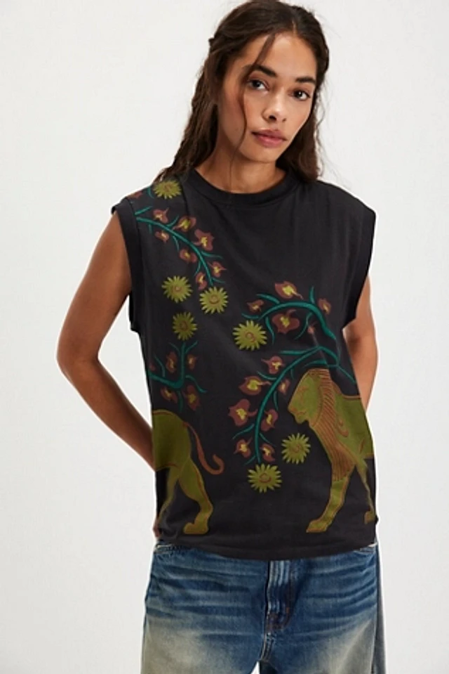 Free People ★ The Tales Crochet Flower Tee THE TALES Crochet Flower Tee in Red | Lyst