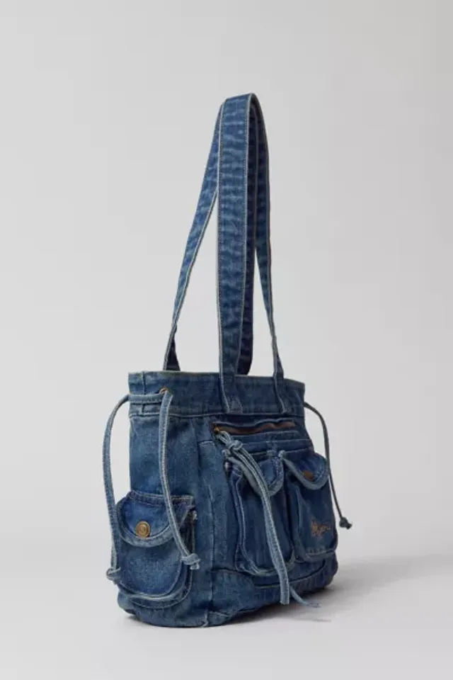 【関税・送料無料】Urban Outfitters★BDG デニムダッフルバッグ BDG Denim Duffle Shoulder Bag at Mall of America® in