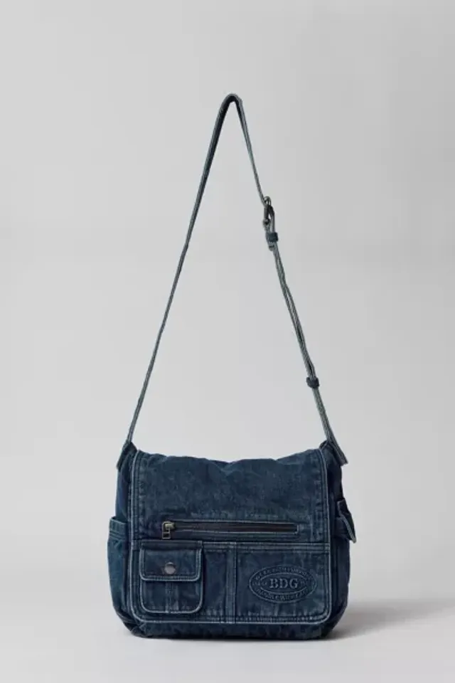 URBAN OUTFITTER☆ウォッシュ デニム メッセンジャー バッグ BDG Denim Messenger Bag | Urban Outfitters