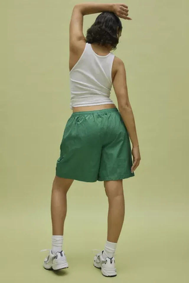 ショートパンツ FILA X HAILEY Crinkle Short FILA X HAILEY Crinkle Short | Urban Outfitters