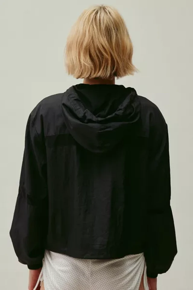 ◆UMBRO◆ Crinkle Women's Hooded Jacket Sweetcorn UO322CJK81 Umbro UO Exclusive Crinkle Nylon Zip-Up Jacket | The Summit