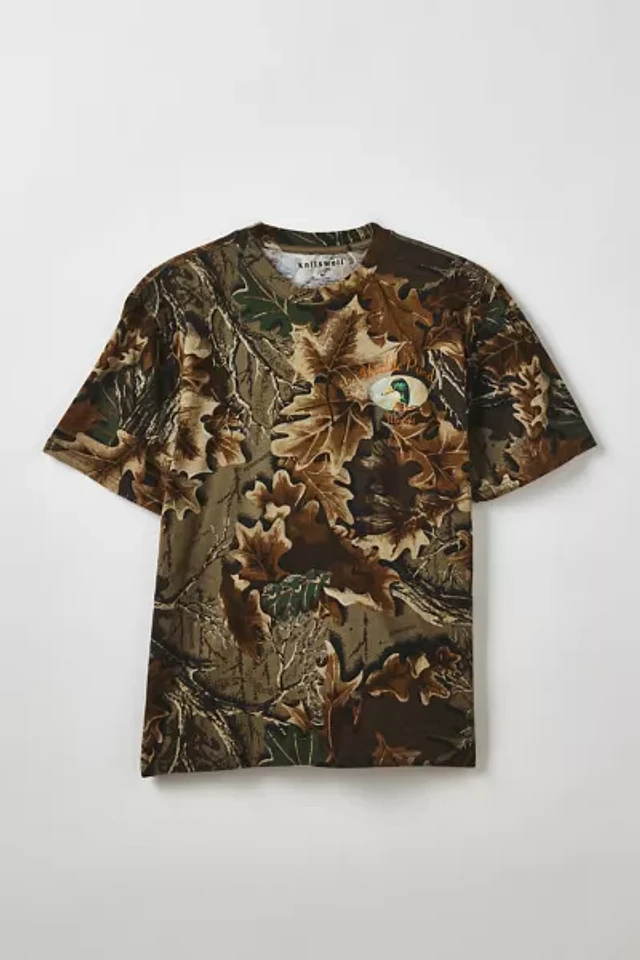★米国発*UrbanOutfitters*新作*Old Milwaukee Fishing TシャツH Old Milwaukee Fishing Graphic Tee | Urban Outfitters