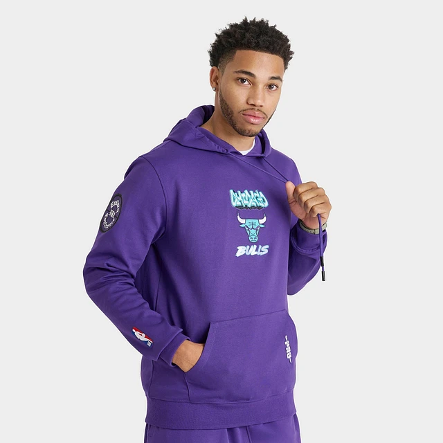 Pro Standard Men's Pro Standard Chicago Bulls Grape Pullover