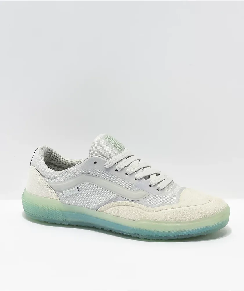靴 vans skate style53 Beatrice Damond Skate Style 53 Beatrice Domond Slip On Shoe Drk Olv(size